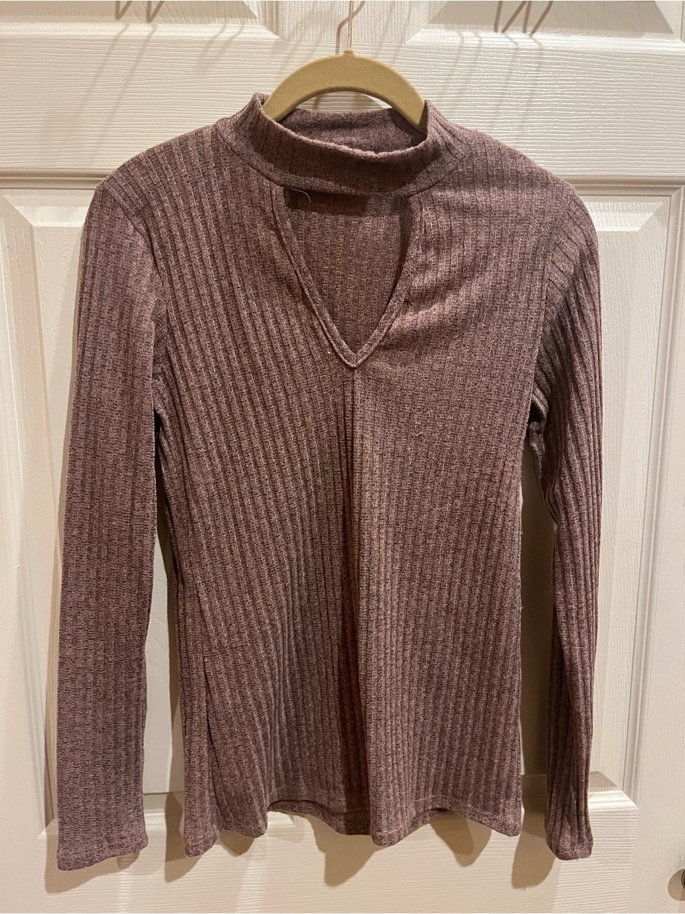 Candid Soul Ribbed V-Cut Mock Neck Top - Mauve Pink